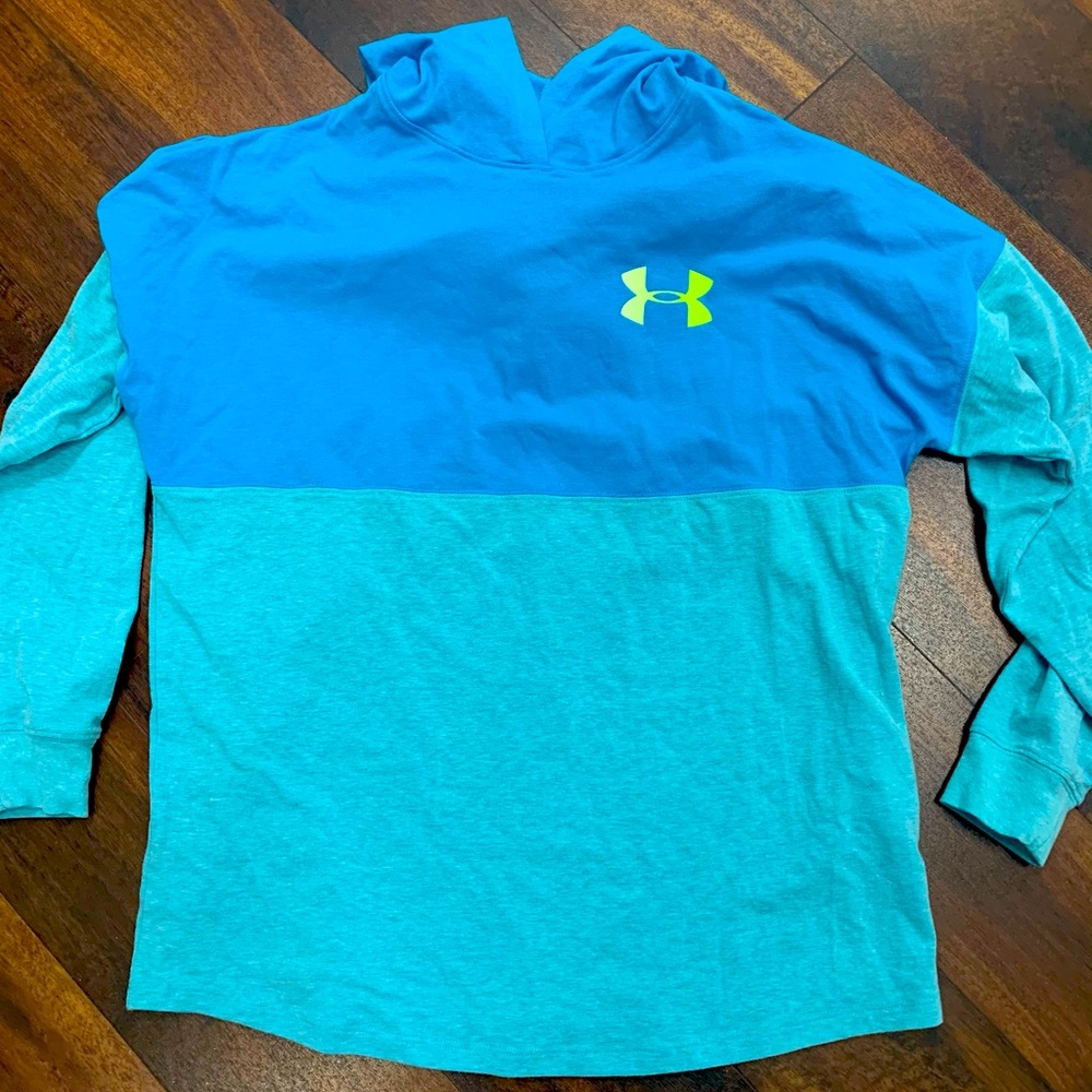 Under Armour thin long sleeve hoodie shirt
